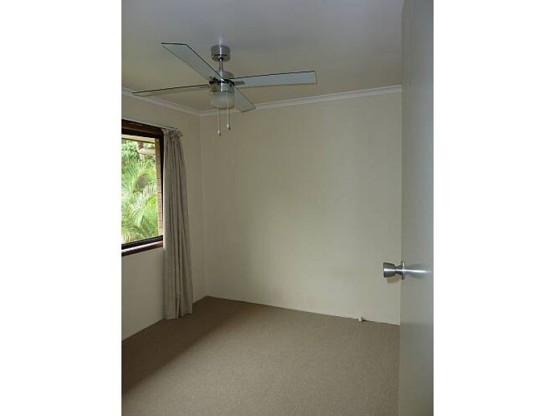 2, 13 Caroline Avenue, Southport QLD 4215