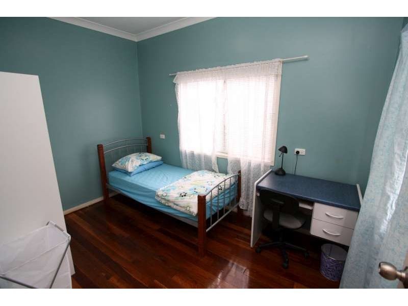 42B Balmoral Street, Hawthorne QLD 4171