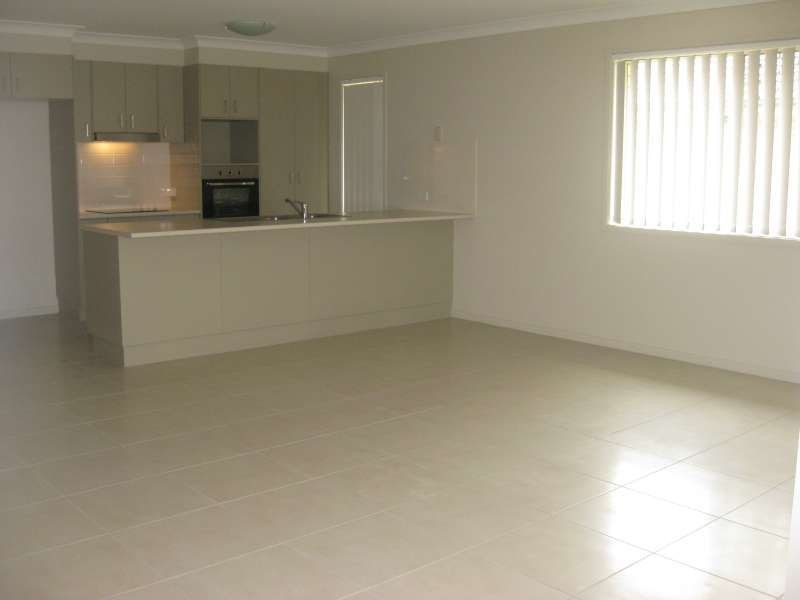 5 Newmarket Drive, Morayfield QLD 4506