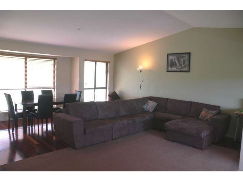 2 Riverina Court, Mudgeeraba QLD 4213
