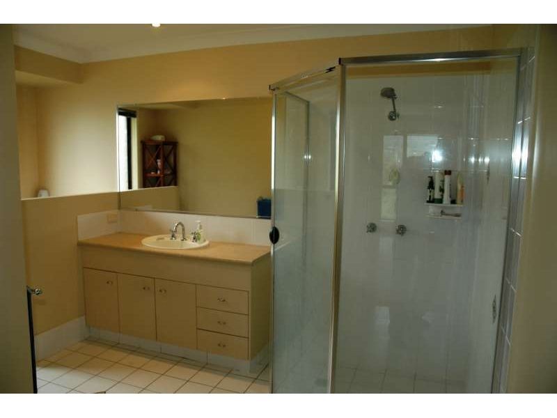 2 Riverina Court, Mudgeeraba QLD 4213