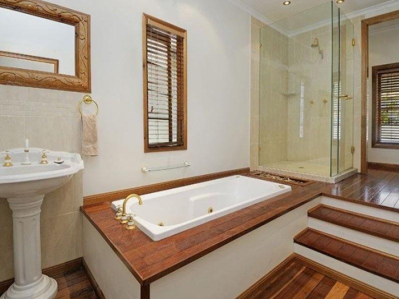 23 Nicholson St, Mitchelton QLD 4053