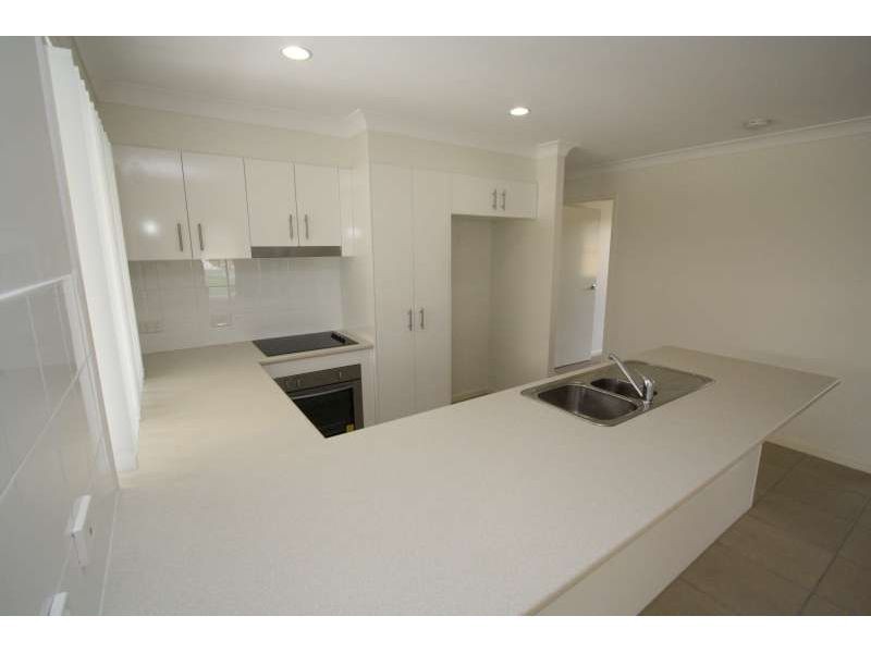 33 Fourth Avenue, Marsden QLD 4132