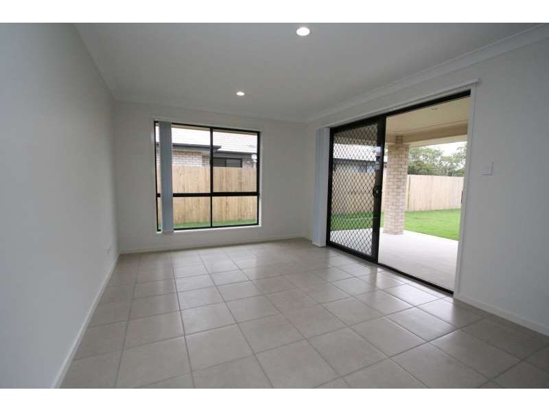 33 Fourth Avenue, Marsden QLD 4132