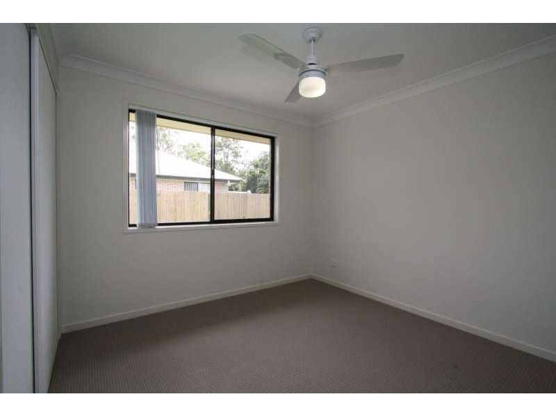 33 Fourth Avenue, Marsden QLD 4132