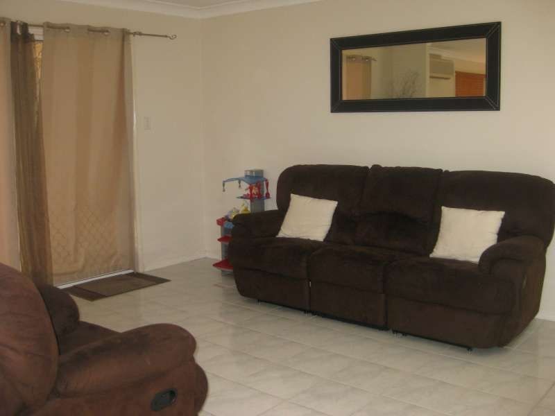 8 Macadam Court, Kallangur QLD 4503