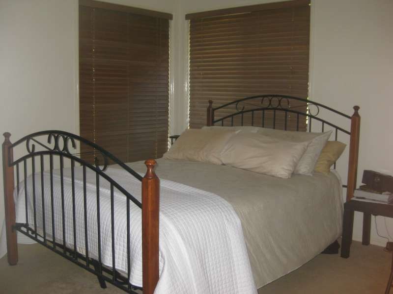 8 Macadam Court, Kallangur QLD 4503