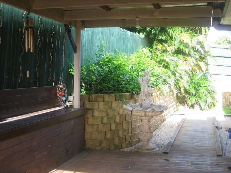 8 Macadam Court, Kallangur QLD 4503