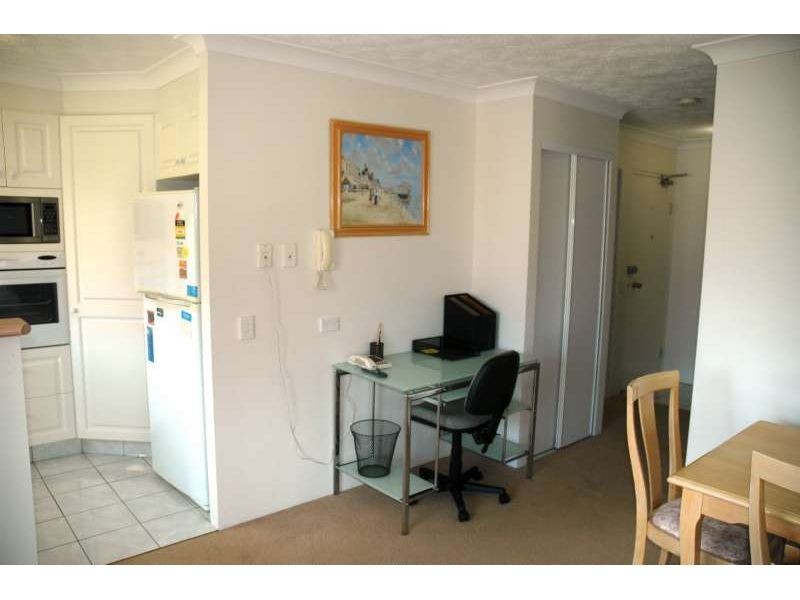 12/2761 Gold Coast Highway, Broadbeach QLD 4218