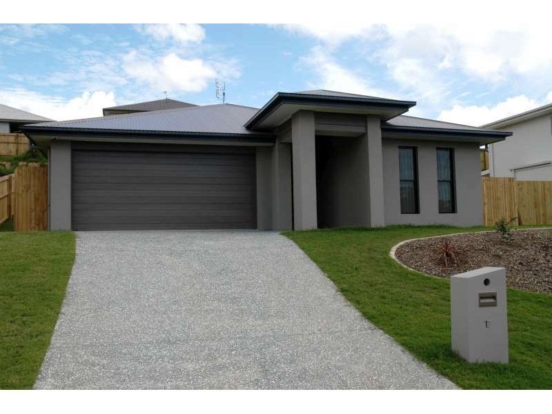 17 Fortescue Street, Pacific Pines QLD 4211