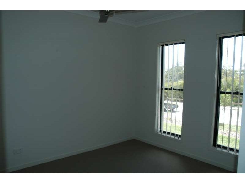 17 Fortescue Street, Pacific Pines QLD 4211