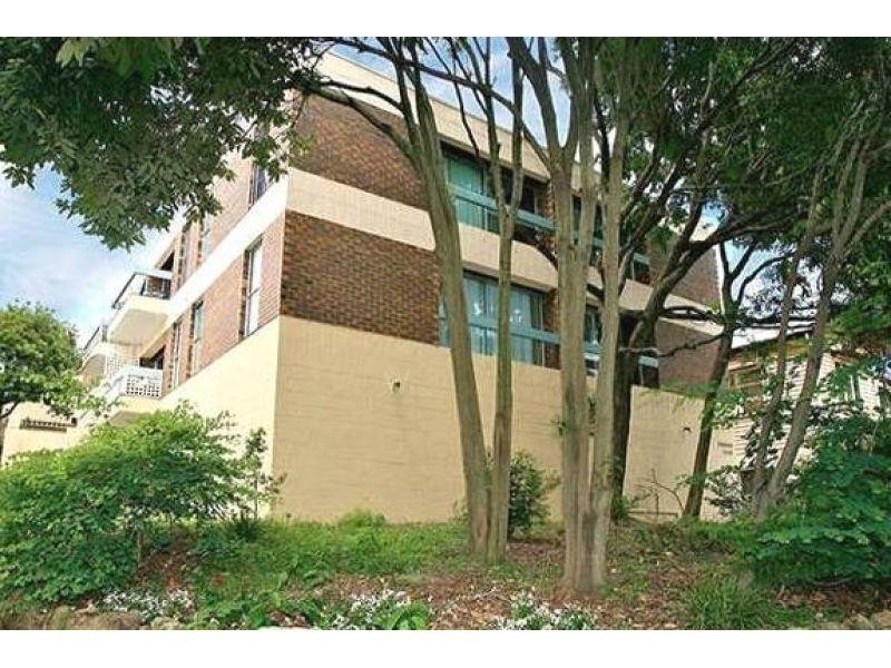 2/70 Butterfield Street, Herston QLD 4006