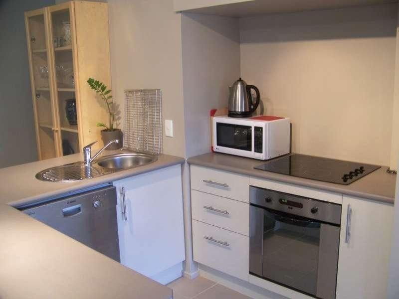 2/70 Butterfield Street, Herston QLD 4006