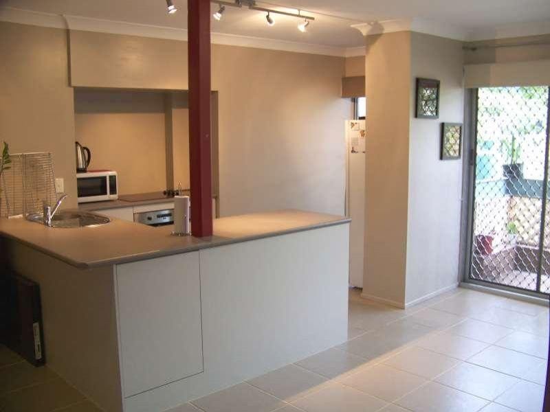 2/70 Butterfield Street, Herston QLD 4006