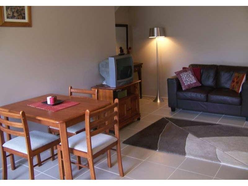 2/70 Butterfield Street, Herston QLD 4006