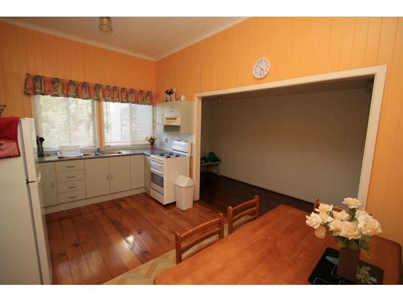 42a Balmoral Street, Hawthorne QLD 4171