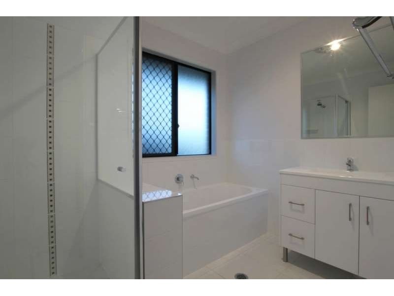 1/5 Sims Street, Caboolture QLD 4510