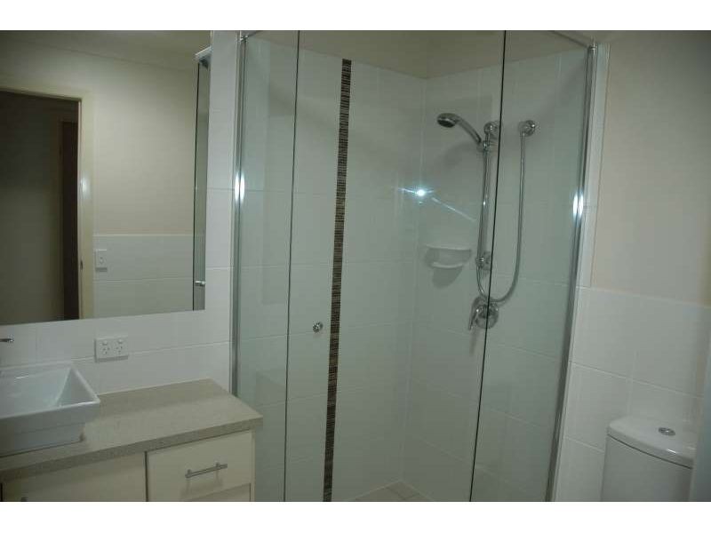 2/59 Muir Street, Labrador QLD 4215