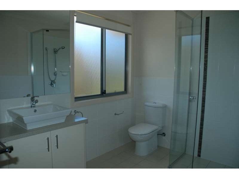 2/59 Muir Street, Labrador QLD 4215