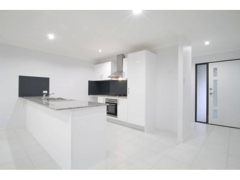 1/6 Sapphire Court, Morayfield QLD 4506