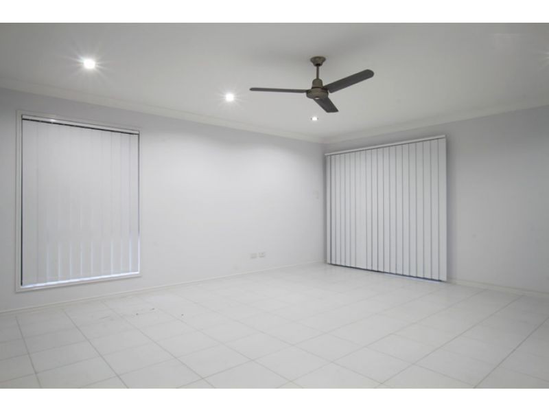 1/6 Sapphire Court, Morayfield QLD 4506