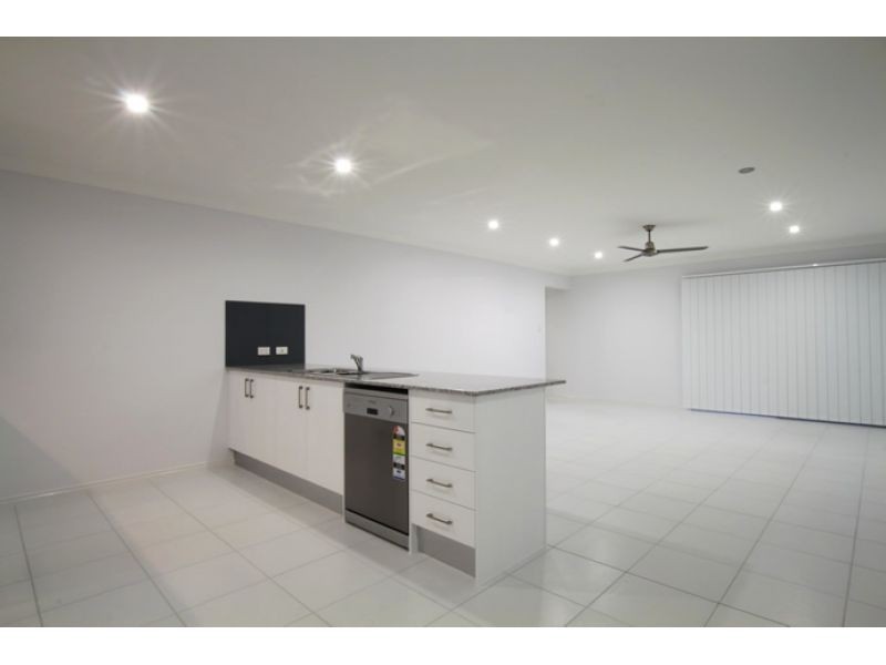 1, 8 Thistle Street, Caboolture QLD 4510