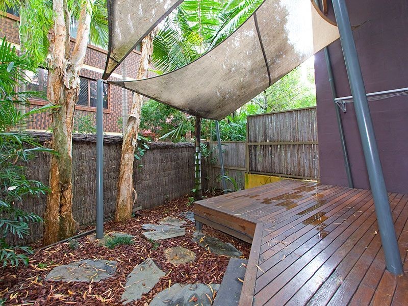 2/1 Norfolk Street, Coorparoo QLD 4151