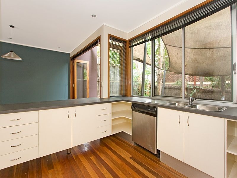 2/1 Norfolk Street, Coorparoo QLD 4151