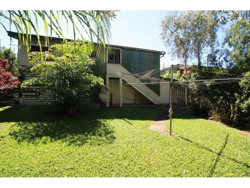 859 Cavendish Road, Holland Park QLD 4121