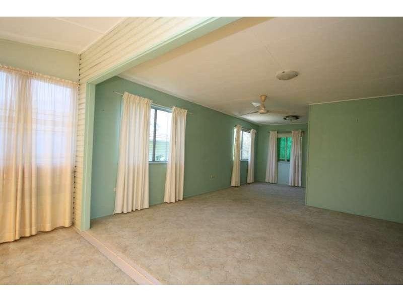 859 Cavendish Road, Holland Park QLD 4121