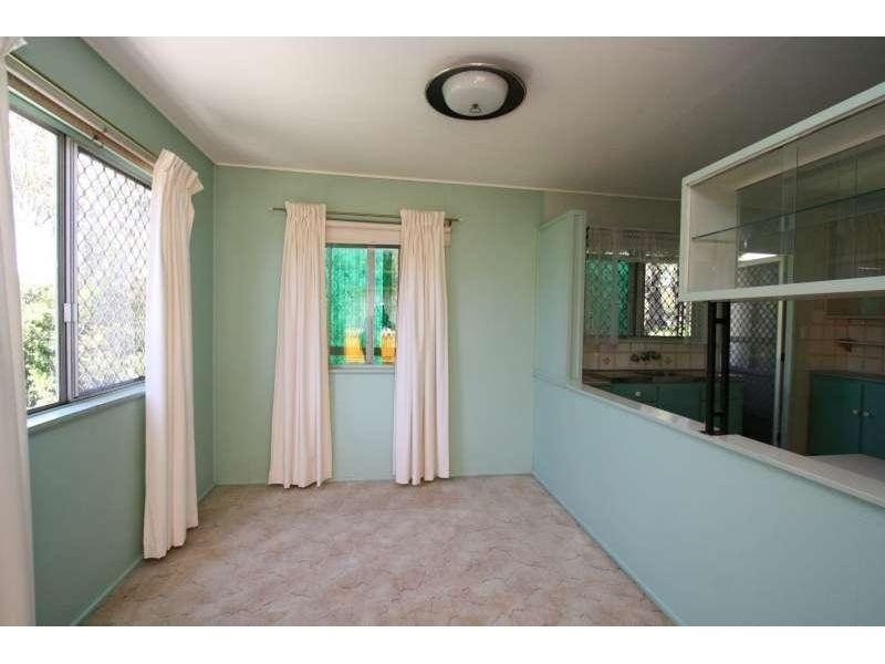 859 Cavendish Road, Holland Park QLD 4121