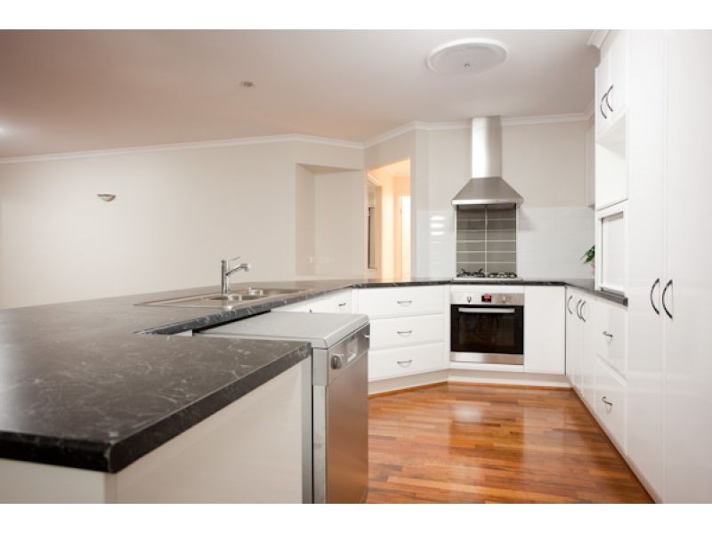 15 Pyrus Place, Redland Bay QLD 4165