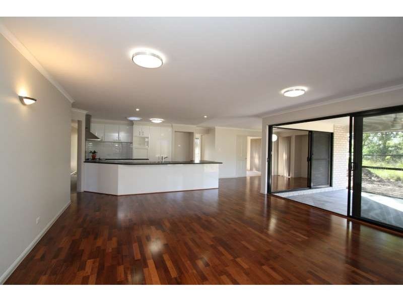 15 Pyrus Place, Redland Bay QLD 4165