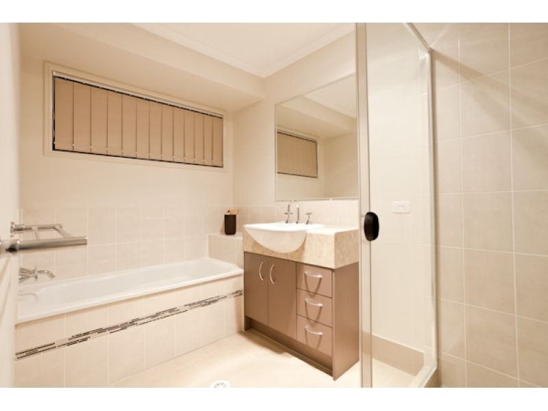 15 Pyrus Place, Redland Bay QLD 4165
