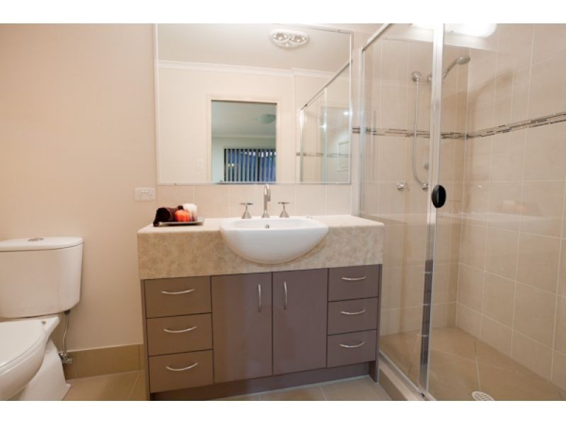 15 Pyrus Place, Redland Bay QLD 4165