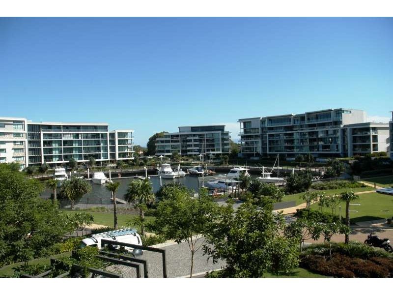 7303, 323 Bayview Street, Hollywell QLD 4216