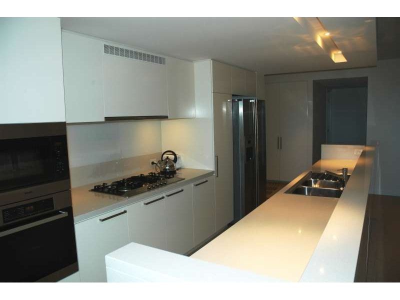 7303, 323 Bayview Street, Hollywell QLD 4216