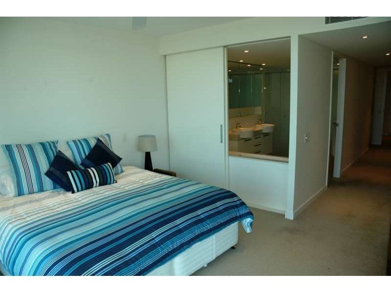 7303, 323 Bayview Street, Hollywell QLD 4216