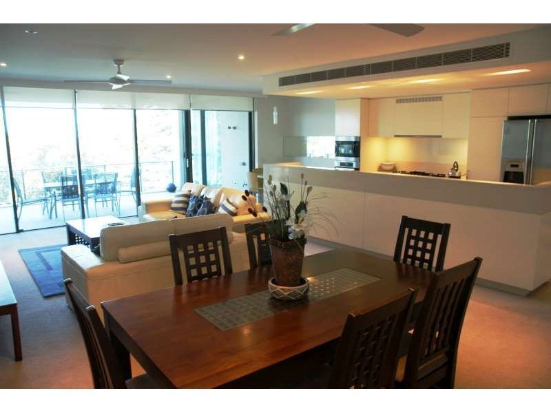 7303, 323 Bayview Street, Hollywell QLD 4216