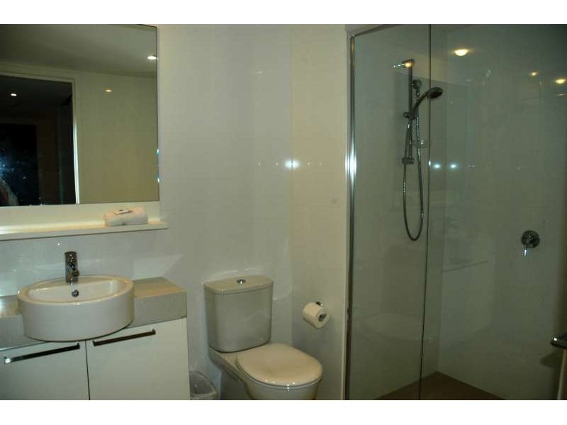 7303, 323 Bayview Street, Hollywell QLD 4216