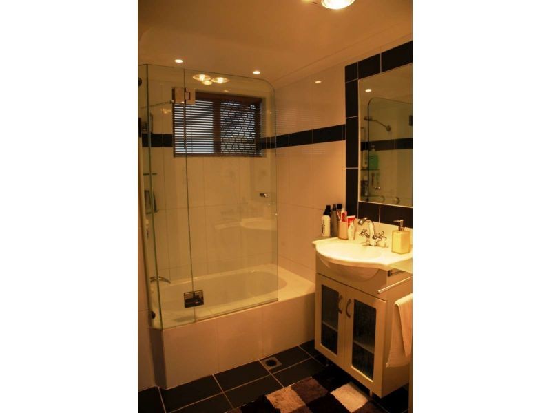 2/35 Burra Street, Surfers Paradise QLD 4217