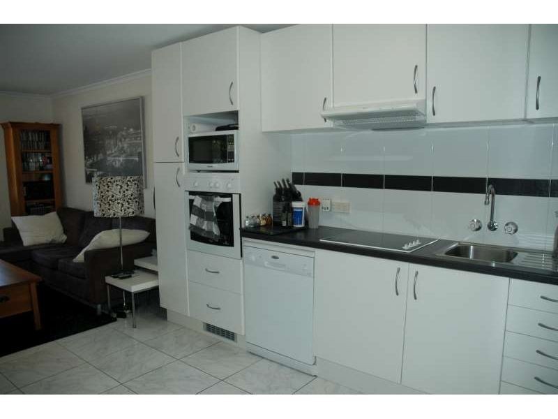 2/35 Burra Street, Surfers Paradise QLD 4217