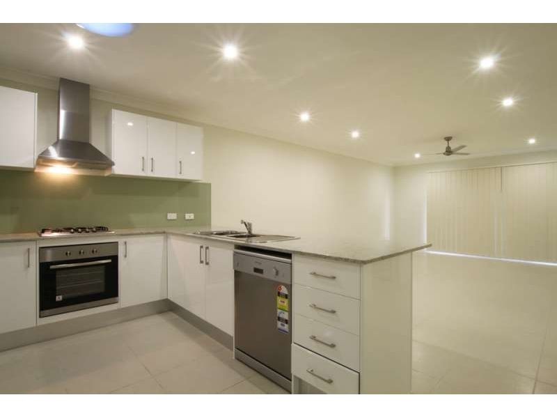 1, 8 Wilton Court, Morayfield QLD 4506