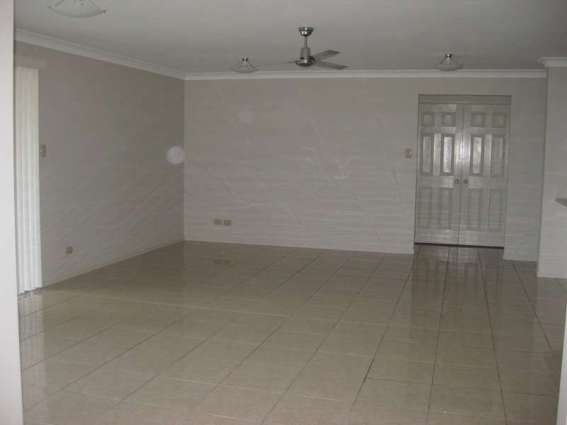 15 Seabiscuit Crescent, Kallangur QLD 4503