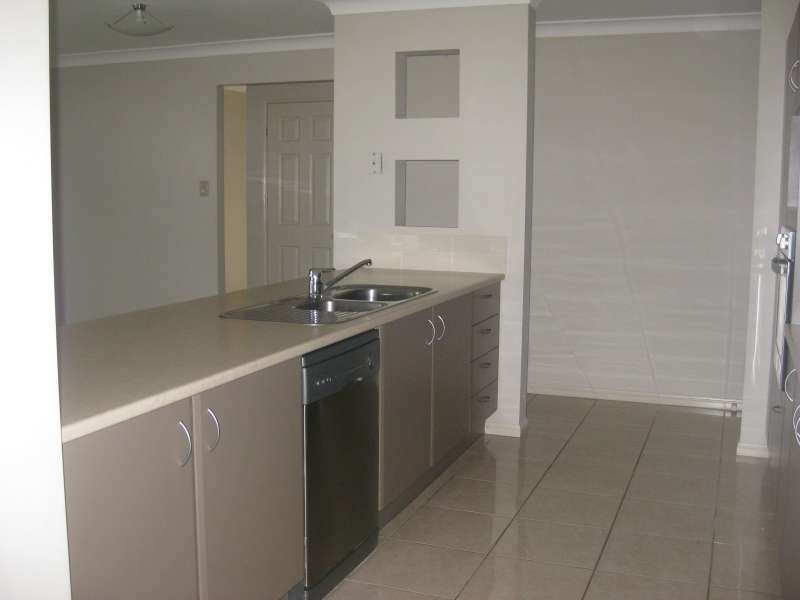 15 Seabiscuit Crescent, Kallangur QLD 4503