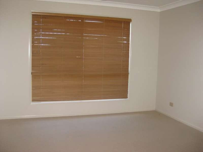 15 Seabiscuit Crescent, Kallangur QLD 4503