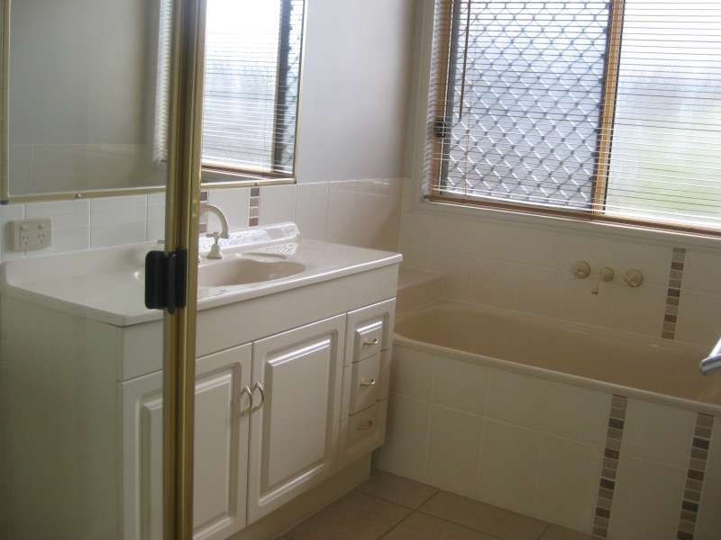 15 Seabiscuit Crescent, Kallangur QLD 4503