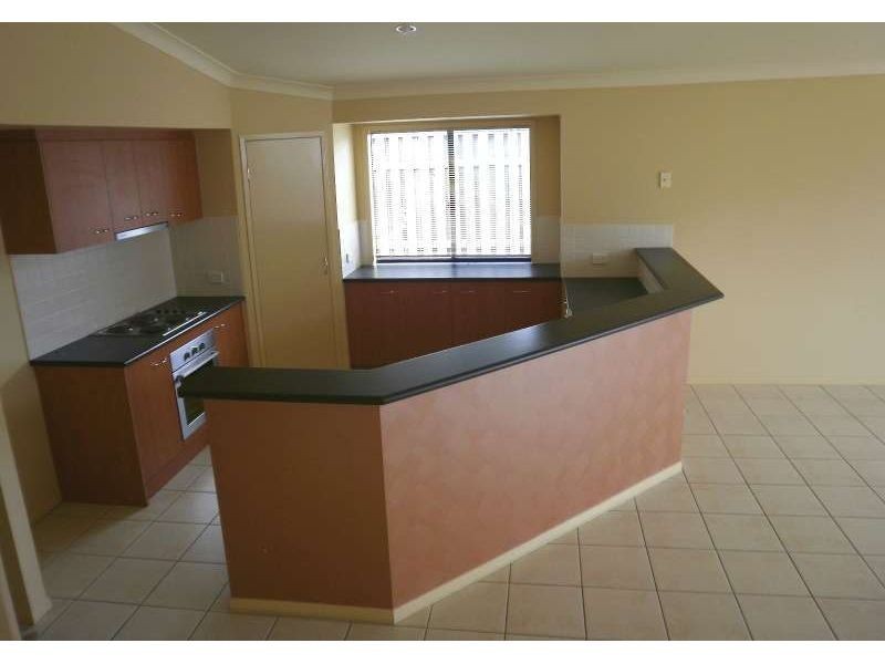 9 Beerwah Street, Pacific Pines QLD 4211