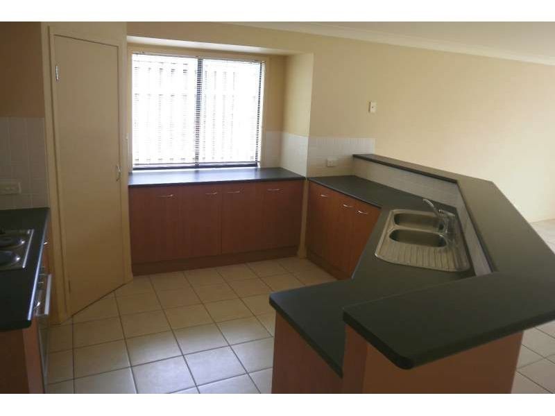 9 Beerwah Street, Pacific Pines QLD 4211