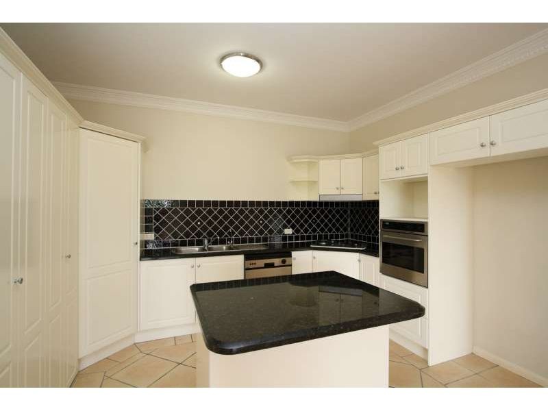 3/58 Sisley Street, St Lucia QLD 4067